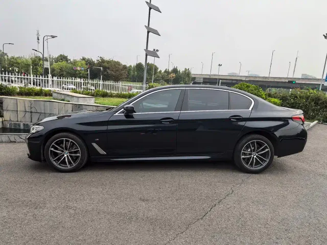 BMW 5 Series — Фото автомобиля 7