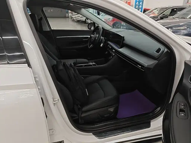 Hyundai Sonata — Фото автомобиля 24