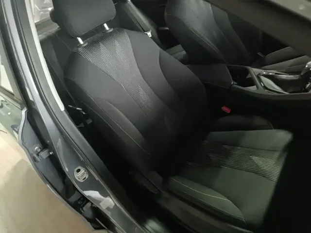 Roewe i5 — Фото автомобиля 24