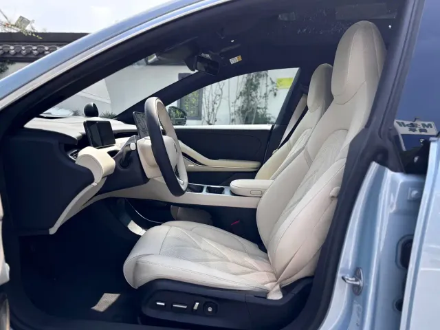 Nio ET5 — Фото автомобиля 11