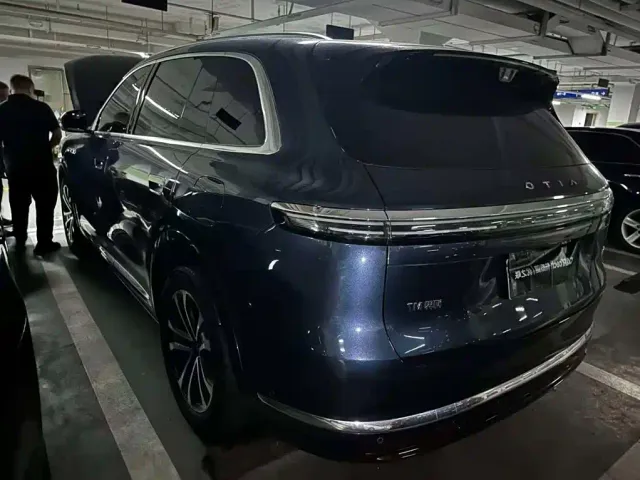 Aito M7 — Фото автомобиля 2