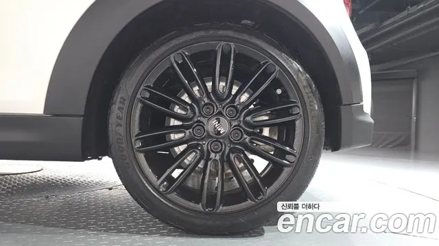 MINI Cooper — Фото автомобиля 21