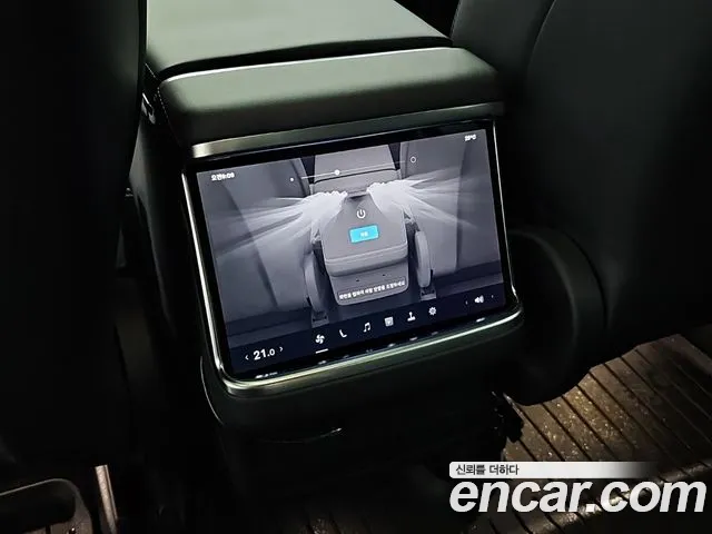 Tesla Model X — Фото автомобиля 13