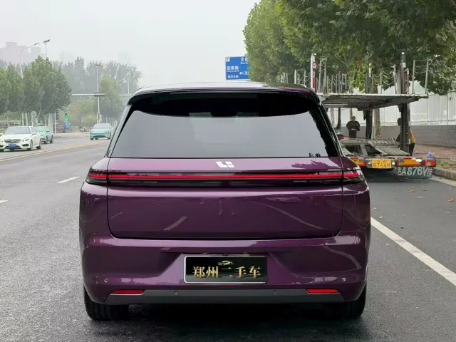 Li Auto L8 — Фото автомобиля 8