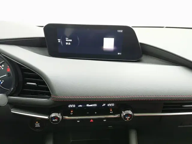 Mazda Axela — Фото автомобиля 12