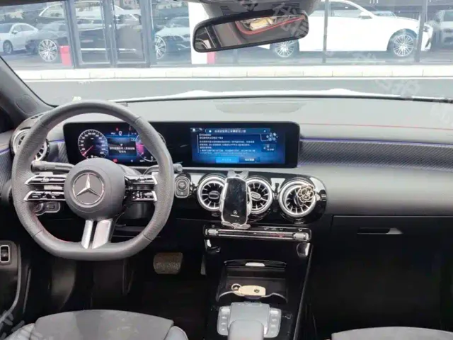 Mercedes-Benz A-Class — Фото автомобиля 11