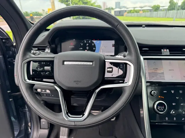 Land Rover Discovery Sport — Фото автомобиля 8