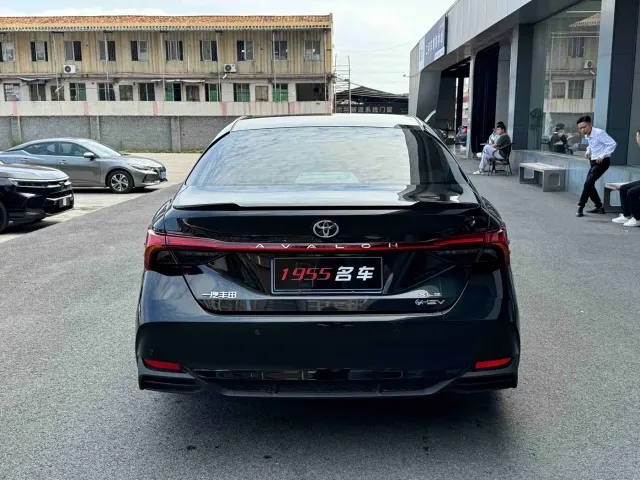 Toyota Avalon — Фото автомобиля 8