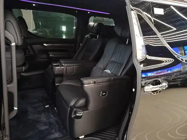 Toyota Vellfire — Фото автомобиля 16