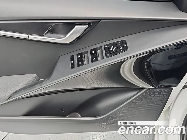 Kia Niro — Фото автомобиля 15