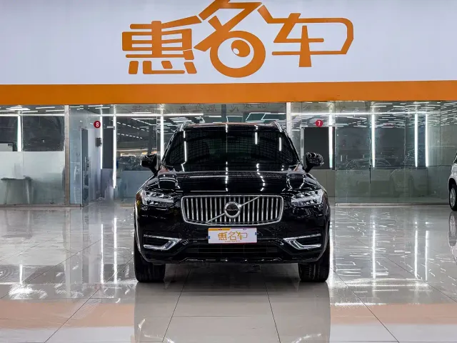 Volvo XC90 — Фото автомобиля 3