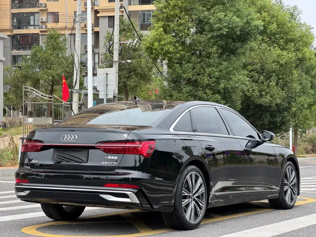 Audi A6L — Фото автомобиля 8