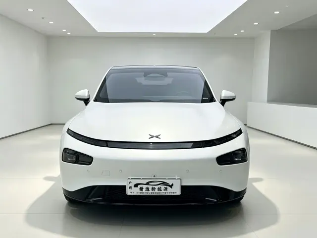 Xpeng P7 — Фото автомобиля 2