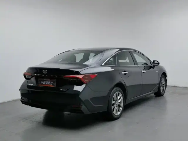 Toyota Avalon — Фото автомобиля 2
