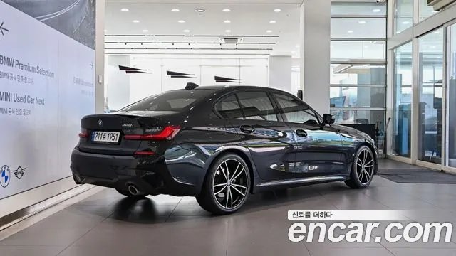 BMW 3-Series 3 серия (G20) 320i M Sport — Фото автомобиля 4