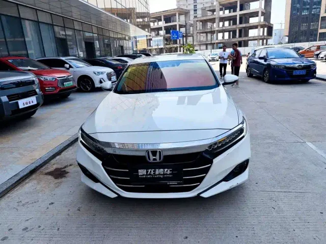 Honda Accord — Фото автомобиля 2