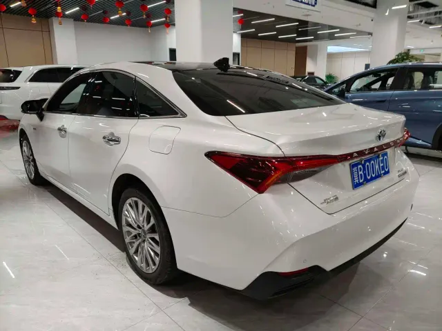 Toyota Avalon — Фото автомобиля 4