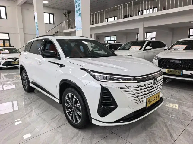 Changan CS75 Plus — Фото автомобиля 2
