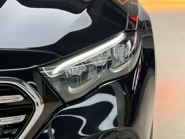 Mercedes-Benz E-Class — Фото автомобиля 16