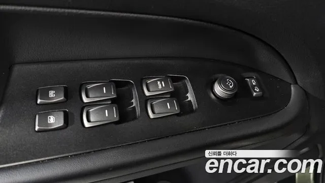 KG_Mobility_Ssangyong Rexton Новый Rexton Sport Khan Дизель 2.2 4WD — Фото автомобиля 20