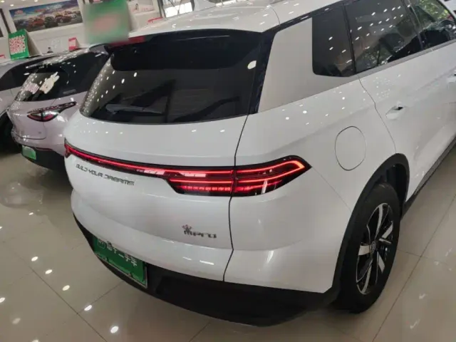 BYD Song Pro — Фото автомобиля 5