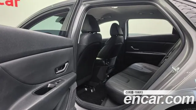 Hyundai Avante CN7 — Фото автомобиля 30