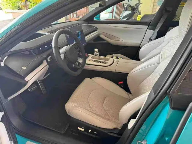 Xiaomi SU7 — Фото автомобиля 3