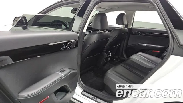 Hyundai Grandeur GN7 — Фото автомобиля 16