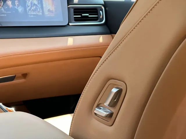 Li Auto Li ONE 2021 Extended Range 6-Seater — Фото автомобиля 12