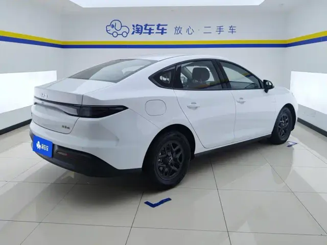 BYD Seal 05 DM-i — Фото автомобиля 3