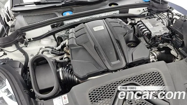 Porsche Macan — Фото автомобиля 6