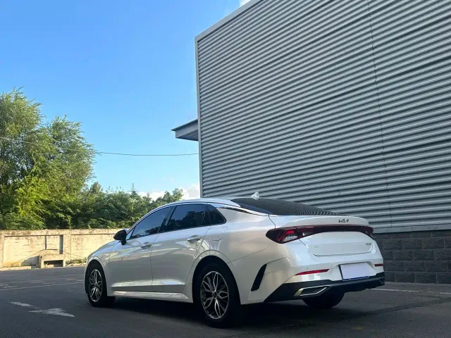Kia K5 — Фото автомобиля 6