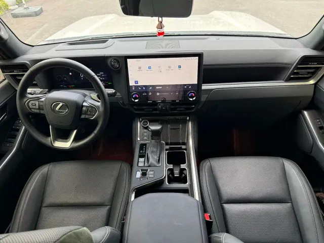 Lexus GX — Фото автомобиля 9