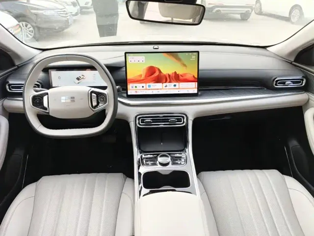 Geely Galaxy Stellar 6 — Фото автомобиля 9