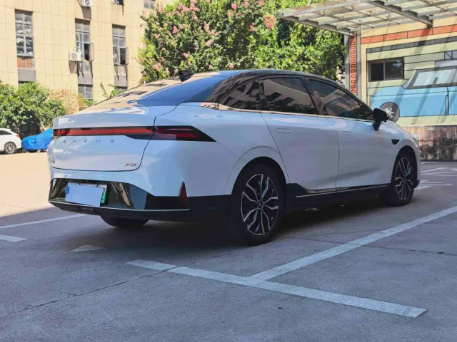 Xpeng P5 — Фото автомобиля 7