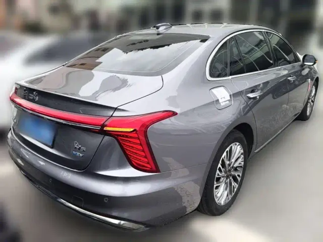 Hongqi H5 — Фото автомобиля 9