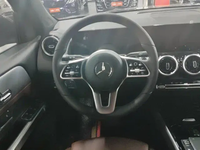 Mercedes-Benz GLB-Class — Фото автомобиля 15
