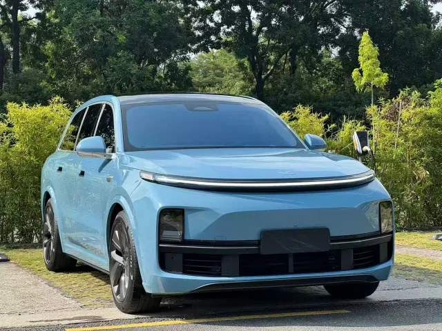 Li Auto L8 — Фото автомобиля 3