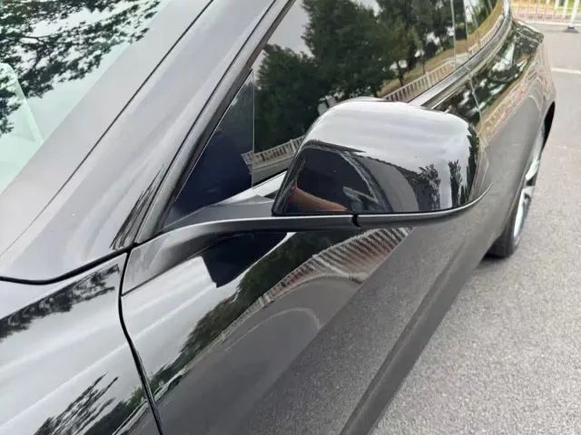 Tesla Model 3 — Фото автомобиля 15