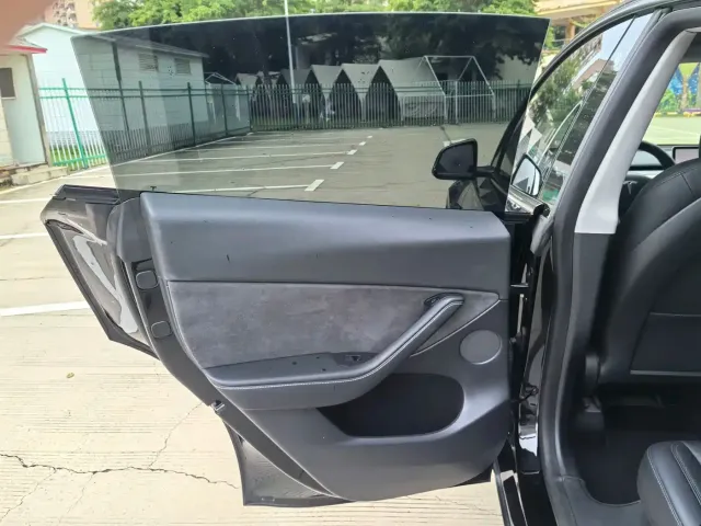 Tesla Model Y — Фото автомобиля 27