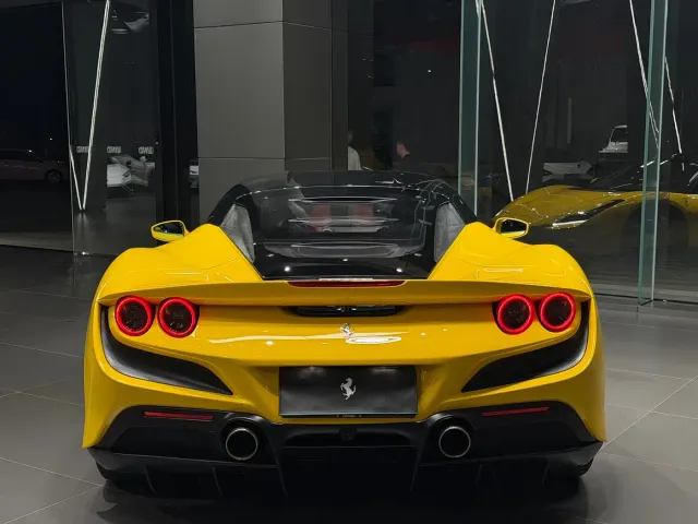 Ferrari F8 — Фото автомобиля 3