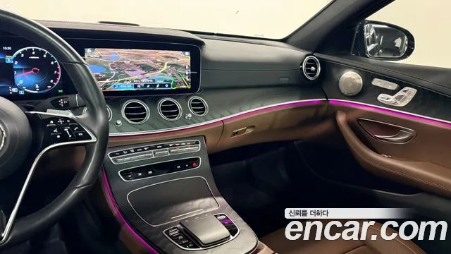 Mercedes-Benz E-Class — Фото автомобиля 13