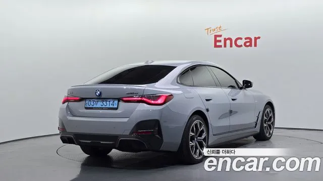 Фотография автомобиля — BMW i4