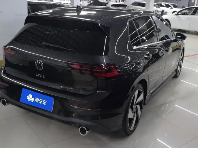 Volkswagen Golf GTI — Фото автомобиля 3
