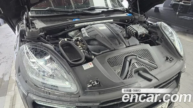 Porsche Macan — Фото автомобиля 6