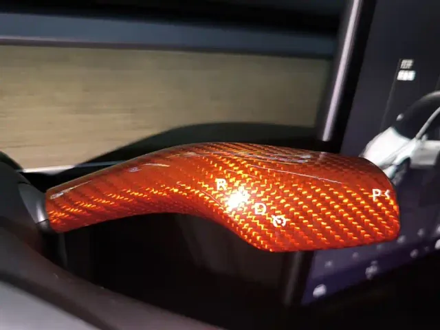 Tesla Model Y — Фото автомобиля 13