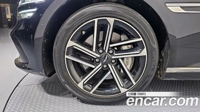 Genesis G80 Бензин 3.5 турбо AWD — Фото автомобиля 5