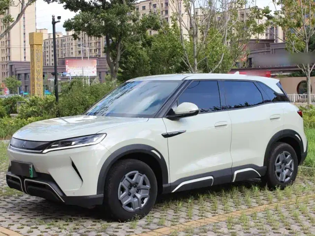 Фотография автомобиля — BYD Yuan UP
