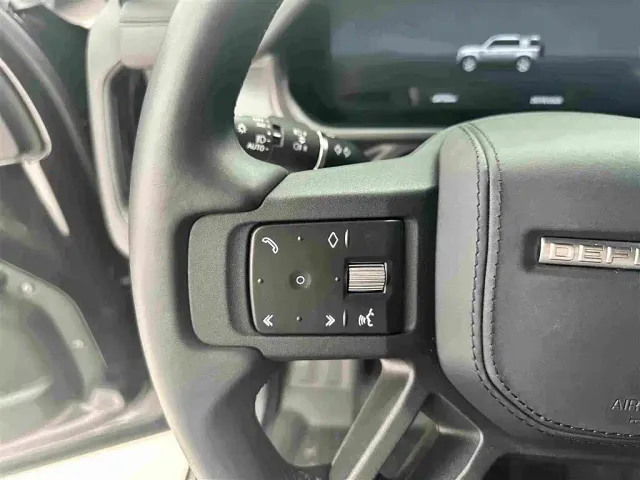 Land Rover Defender — Фото автомобиля 12