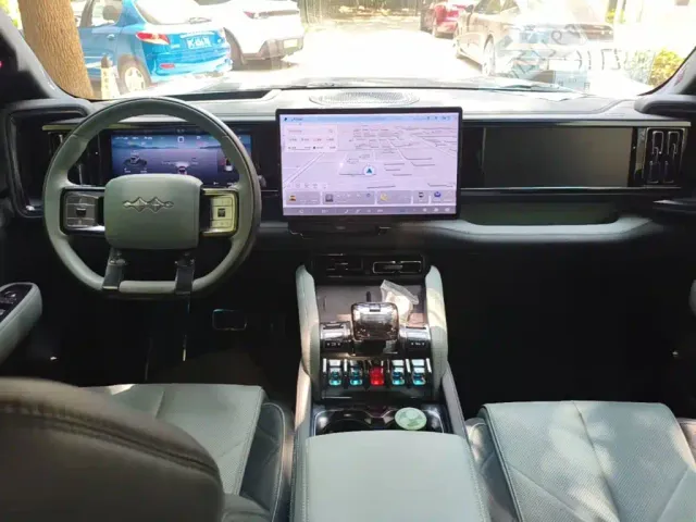 BYD FangChengBao Leopard 5 — Фото автомобиля 9